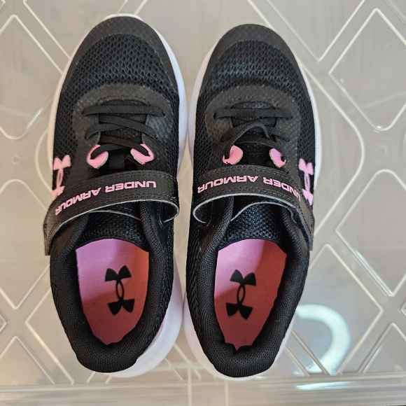 Girls Under Armour black and pink running shoe Size 3Y - Picture 5 of 8